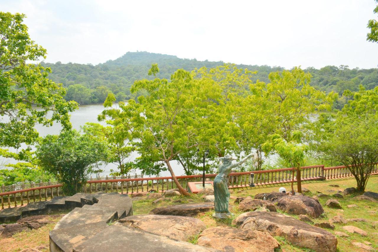 Kodigahawewa Forest Resort Tissamaharama Exterior photo
